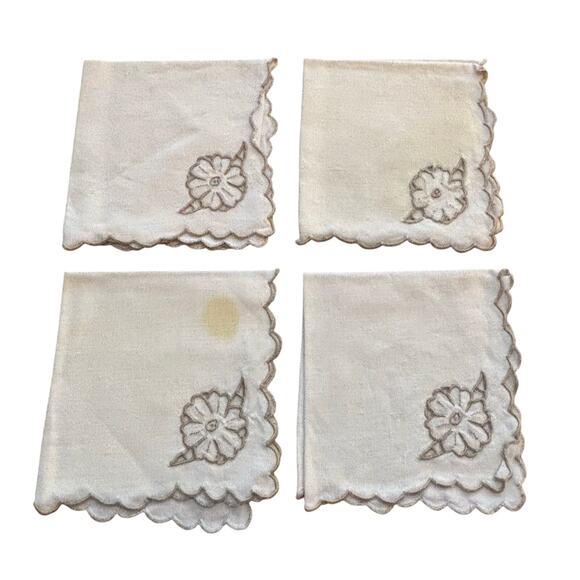 Vintage linen cocktail napkins set of 4 machine embroidery & cut work FLAW - Picture 1 of 7